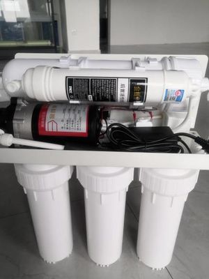 Purificador de água de membrana RO de 5 etapas branco e tanque de 3,2 g para filtragem de água doméstica